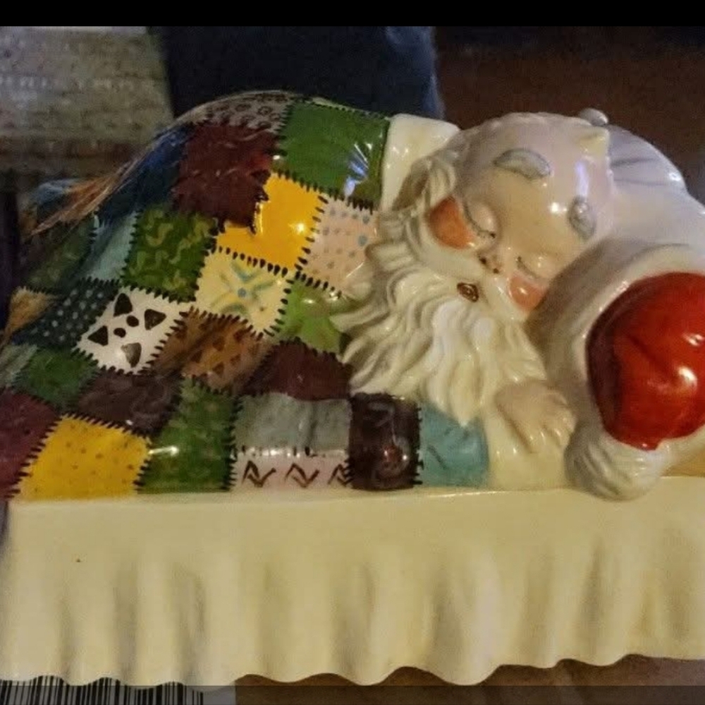 1970 VTG Ceramic Sleeping Santa‎ Detailed Hand-Painted Pachwork Quilt Whimsical
